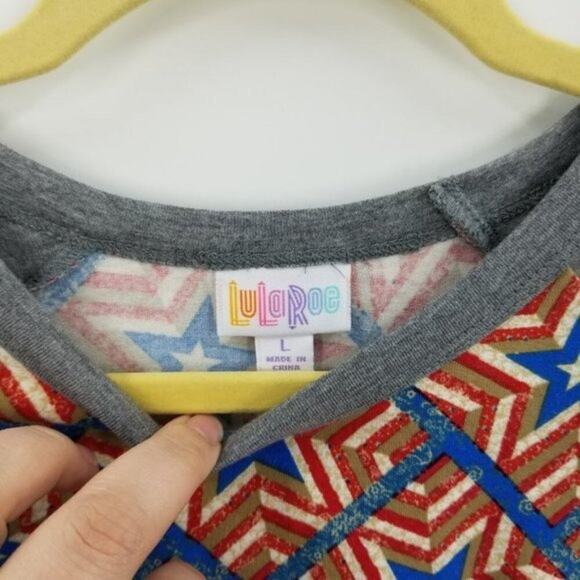 LuLaRoe Women's Star Pattern Crew Neck 3/4 Sleeve Stretch Randy Top Gray Size L - Picture 3 of 5